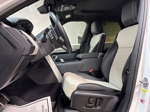 Used 2023 Land Rover Discovery S R-Dynamic image 23