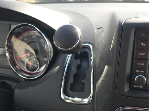 Used 2019 Dodge Grand Caravan SXT FWD image 12