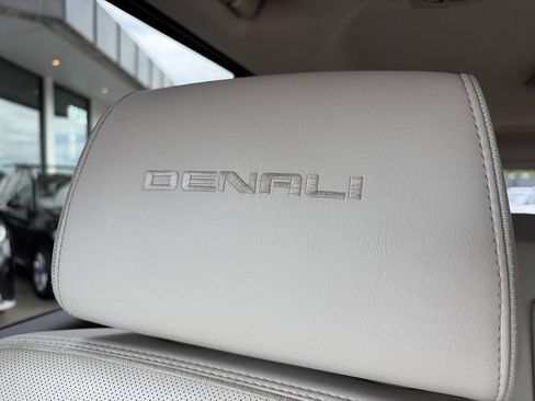 Used 2019 GMC Yukon XL Denali w/ Denali Ultimate Package AWD/4WD image 44