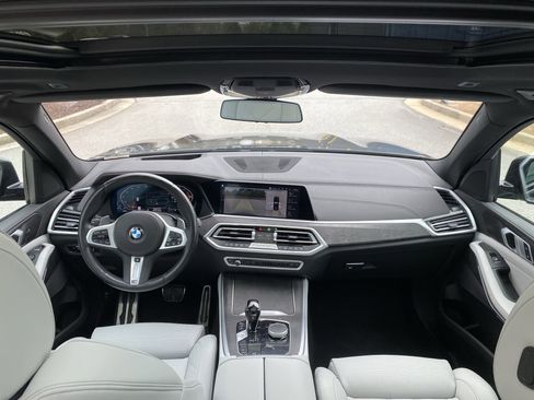 Used 2023 BMW X5 xDrive40i w/ M Sport Package image 18