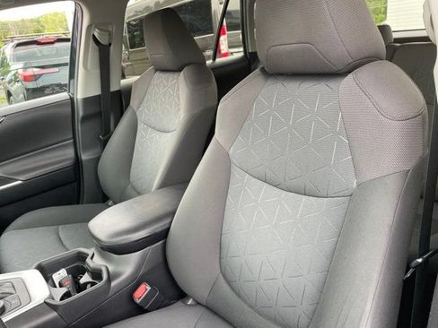 Used 2020 Toyota RAV4 XLE w/ Convenience Package AWD/4WD image 10