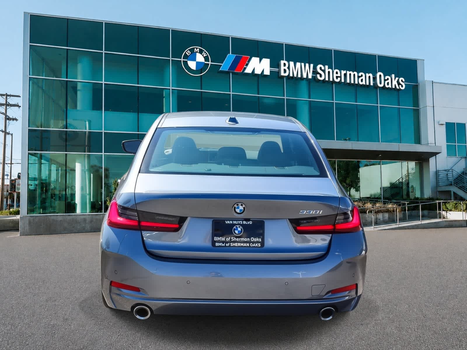 Used 2026 BMW 330i Sedan w/ Premium Package RWD image 5