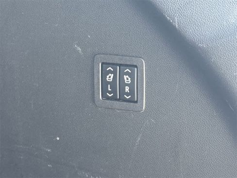 Used 2024 Buick Enclave Premium image 23