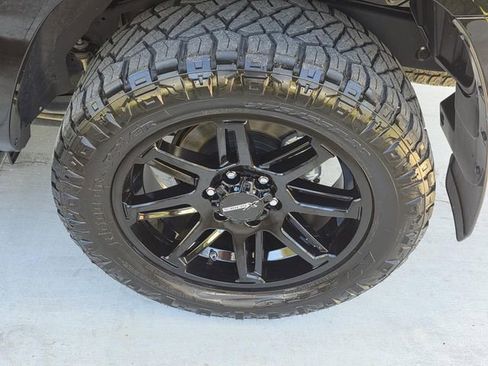 Used 2024 Toyota 4Runner SR5 Premium w/ Moonroof Package image 39