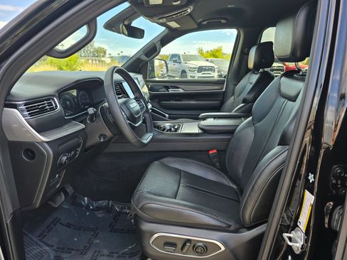 Used 2024 Jeep Wagoneer Series II w/ Flexible Seating Group RWD image 18