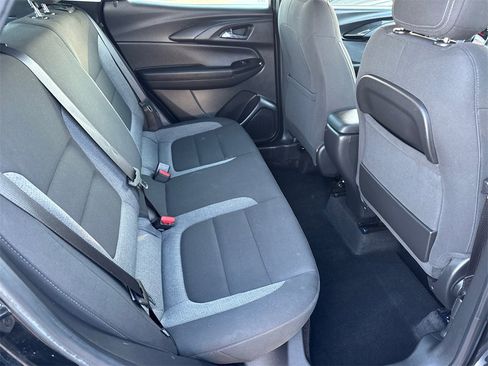 Used 2021 Chevrolet TrailBlazer LS w/ LPO, Blackout Package image 17