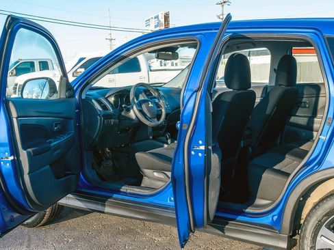 Used 2021 Mitsubishi Outlander Sport ES image 7