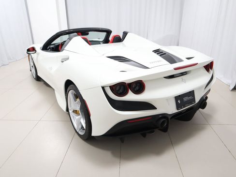 Used 2023 Ferrari F8 Tributo RWD image 13