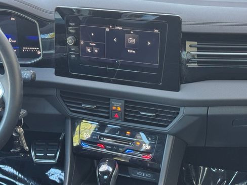 Used 2025 Volkswagen Jetta Sport image 21