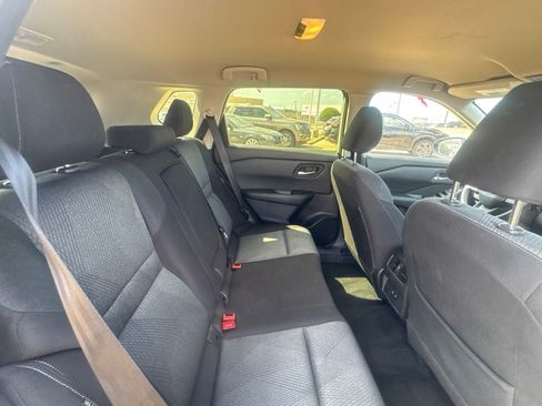 Used 2025 Nissan Rogue SV FWD image 33