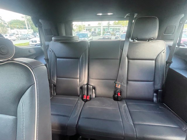 Used 2023 GMC Yukon SLT w/ SLT Luxury Package AWD/4WD image 12