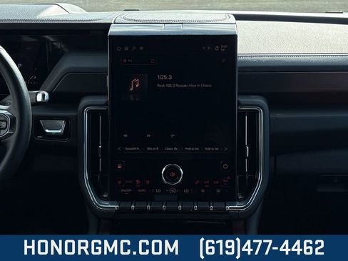 Used 2025 GMC Yukon Denali image 28