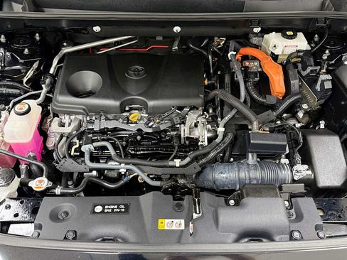 Certified 2021 Toyota RAV4 LE AWD/4WD image 29