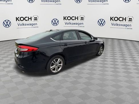 Used 2018 Ford Fusion SE w/ Fusion SE Technology Package image 8