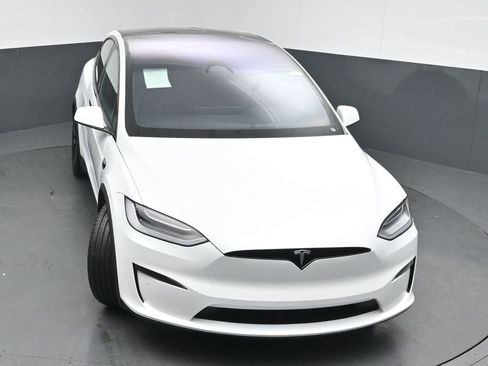 Used 2022 Tesla Model X image 39