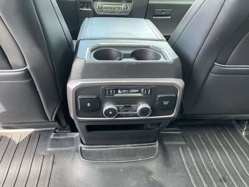 Used 2019 Ford Expedition Platinum RWD image 17