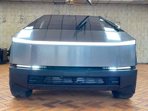 Used 2024 Tesla Cybertruck AWD Crew Cab image 3