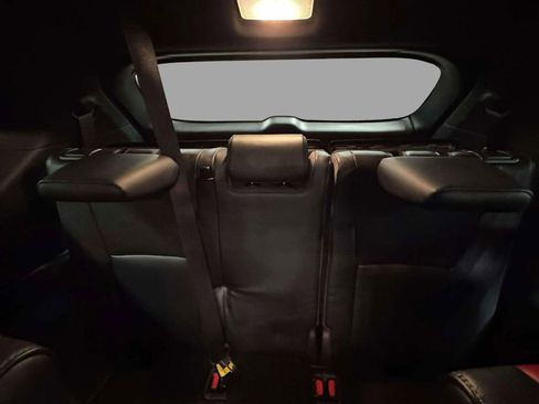 Used 2023 Toyota Highlander XSE image 12