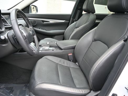 Used 2023 INFINITI QX50 Luxe AWD/4WD image 17