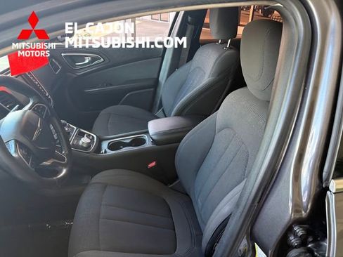 Used 2016 Chrysler 200 Limited w/ Convenience Group FWD image 10