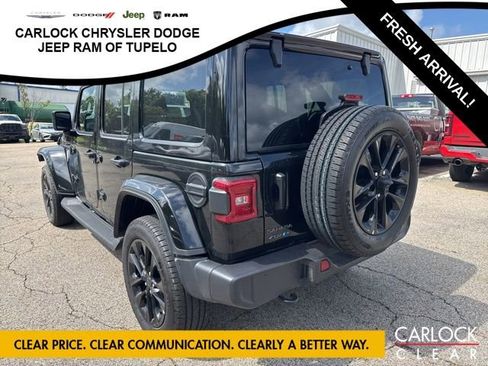 Used 2025 Jeep Wrangler Unlimited Sahara AWD/4WD image 9