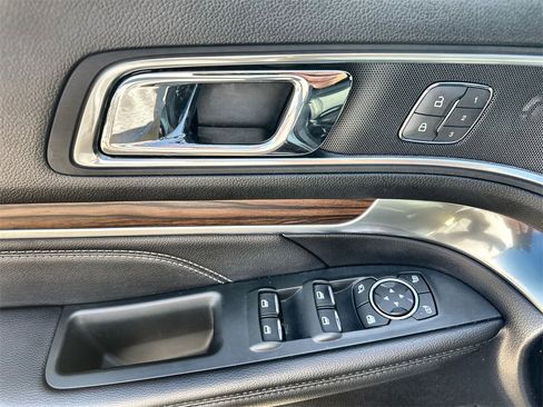 Used 2018 Ford Explorer Limited w/ Equipment Group 301A image 22