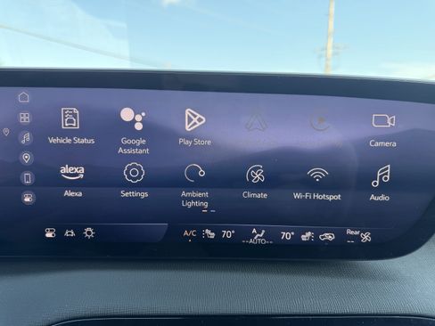 Used 2025 Buick Enclave Preferred FWD image 16