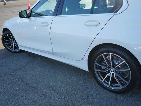 Used 2019 BMW 330i Sedan w/ Convenience Package RWD image 6