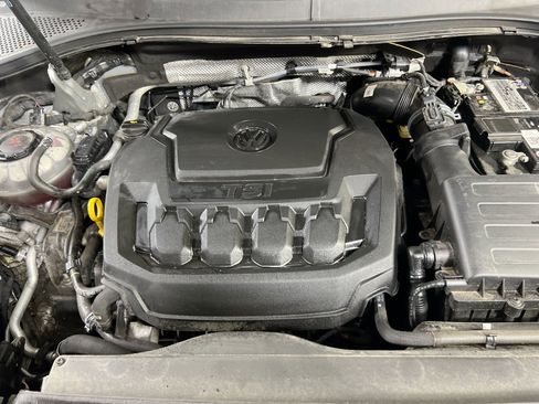 Used 2022 Volkswagen Tiguan SE image 28