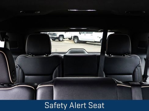 Used 2023 GMC Yukon SLT image 19