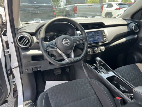 Used 2024 Nissan Kicks SV w/ Interior Electronics Package FWD image 30