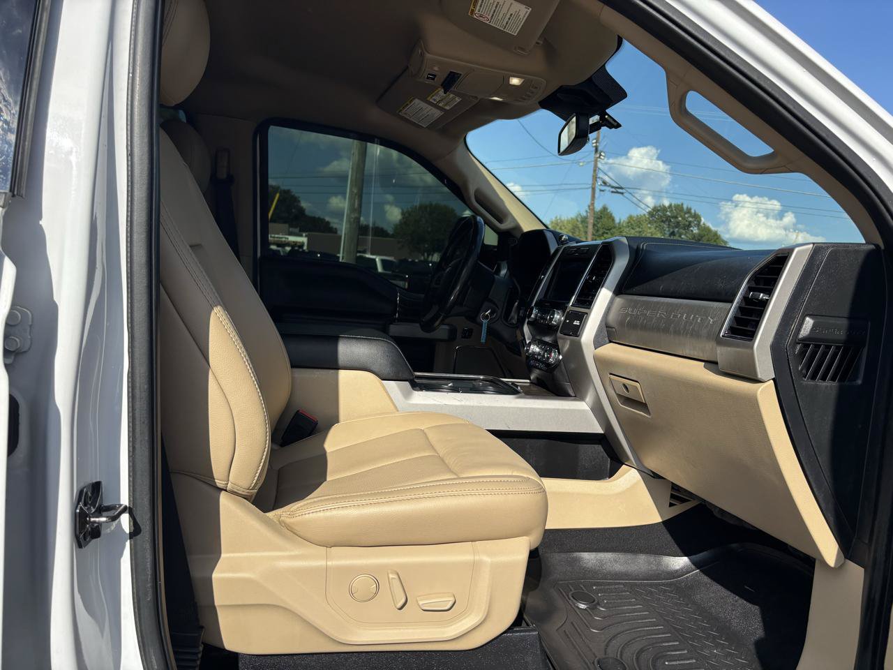 Used 2021 Ford F250 Lariat w/ Lariat Value Package AWD/4WD image 16