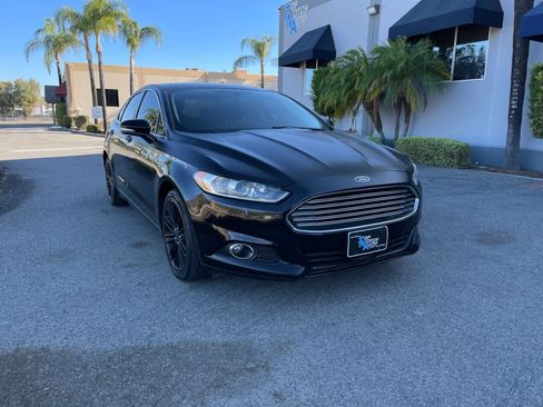 Used 2016 Ford Fusion SE w/ Equipment Group 202A FWD image 3