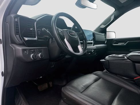 Used 2025 GMC Sierra 1500 SLT AWD/4WD image 10