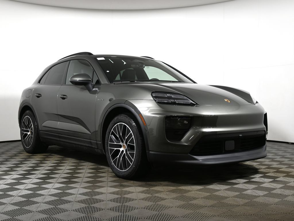 Used 2026 Porsche Macan 4 Electric AWD/4WD image 9