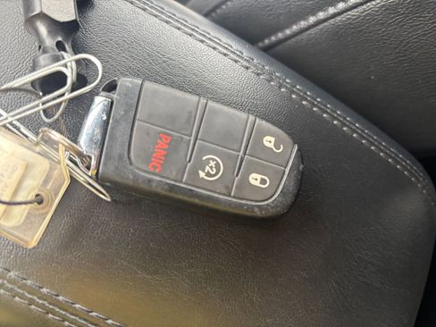 Used 2025 Jeep Compass Limited AWD/4WD image 25