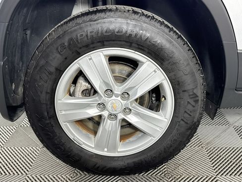 Used 2020 Chevrolet Trax LS w/ Tint and Cruise Package AWD/4WD image 30