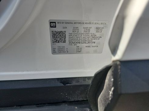 Used 2025 Chevrolet Equinox LT FWD image 32