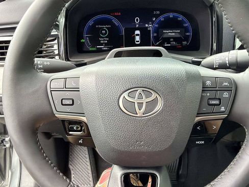 Used 2025 Toyota Camry XLE w/ Premium Plus Package FWD image 27