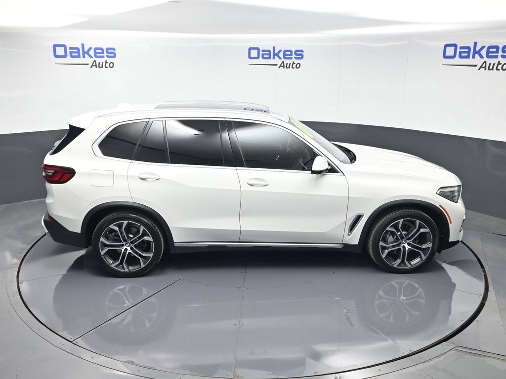 Used 2022 BMW X5 xDrive40i w/ Executive Package AWD/4WD image 53