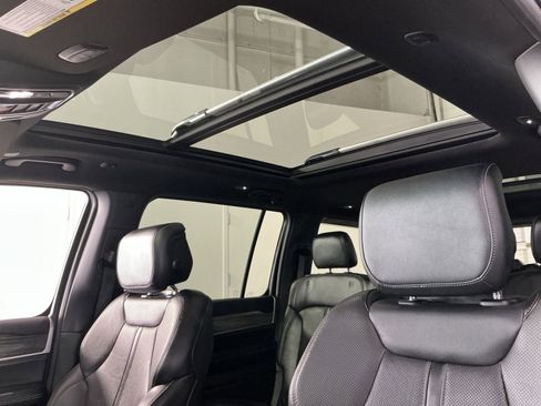 Used 2022 Jeep Wagoneer Series III w/ Premium Group I image 31