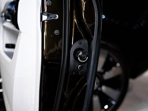 Used 2023 Rolls-Royce Cullinan image 14