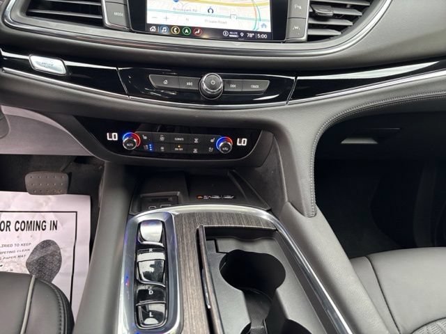 Used 2024 Buick Enclave Avenir w/ Avenir Technology Package AWD/4WD image 19
