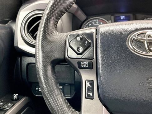Used 2020 Toyota Tacoma TRD Off-Road image 20
