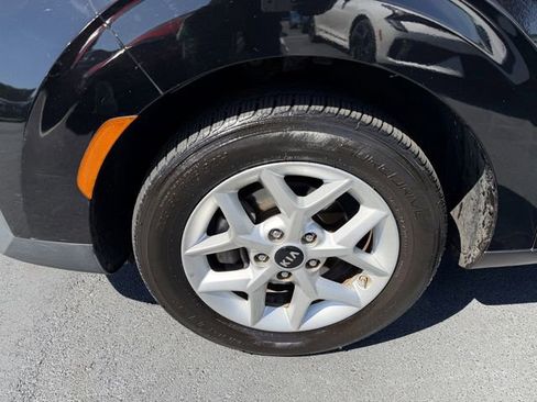 Used 2020 Kia Soul S FWD image 33