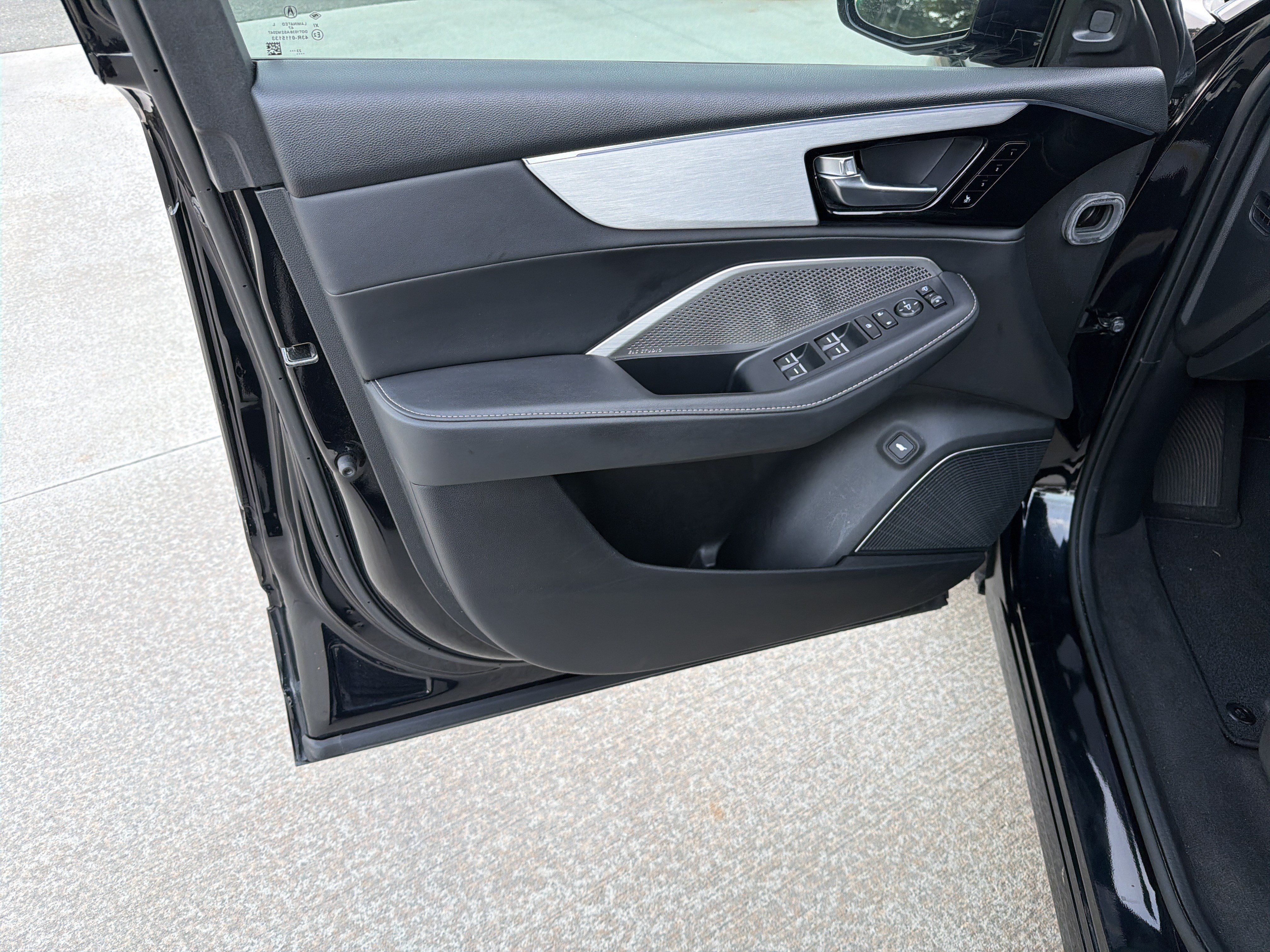 Used 2024 Acura MDX w/ Technology Package FWD image 9