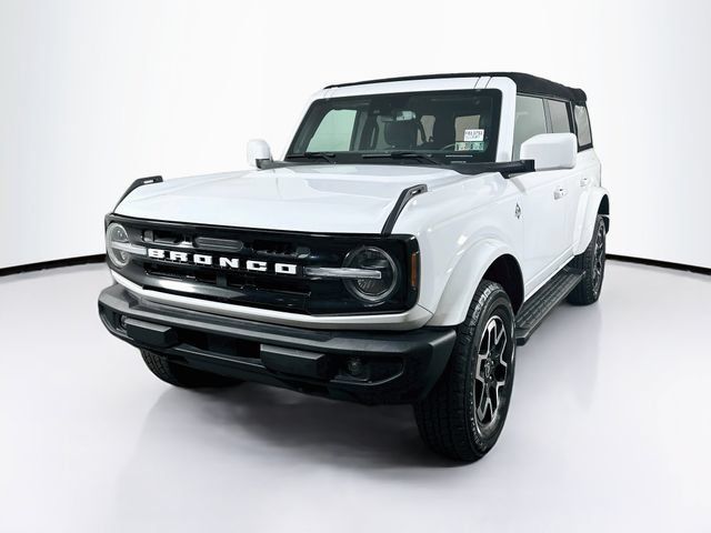 Used 2023 Ford Bronco Outer Banks AWD/4WD image 3