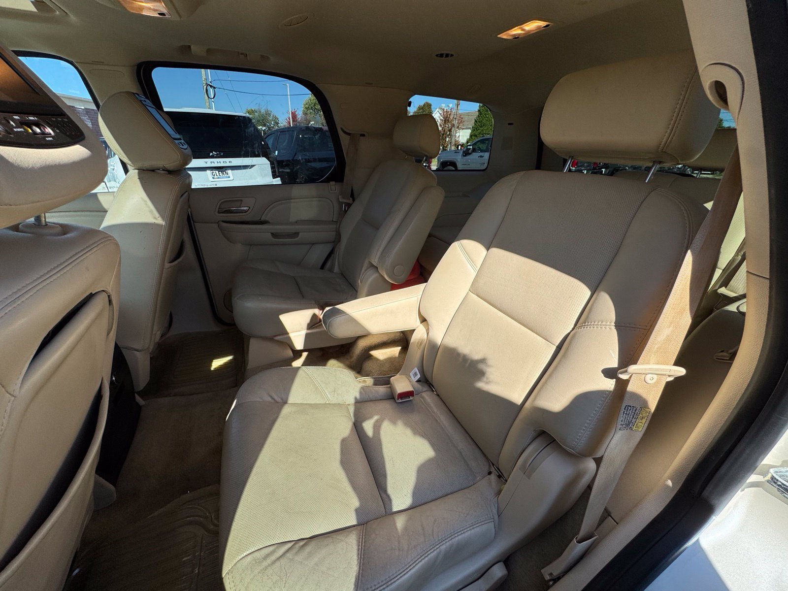 Used 2007 Cadillac Escalade AWD w/ Climate Package image 24