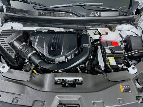 Used 2025 GMC Acadia Elevation image 32