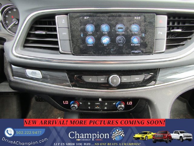 Used 2018 Buick Enclave Essence AWD/4WD image 15
